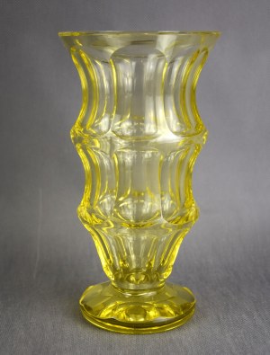 Art Deco vase, Poland, 1930s. lemon