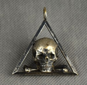 Masonic badge? pendant? with skull in triangle, early 20th century.