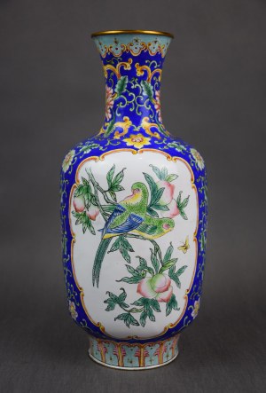 Parrot vase, Cantonese enamel, China, 20th century.
