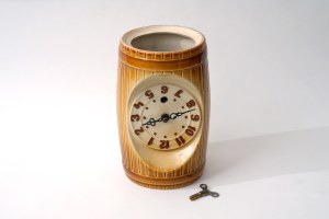 Porcelain mantel clock - Mirostowice