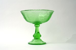 Glass fruitbowl , 