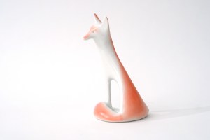 Porcelain figurine ,,Sitting fox