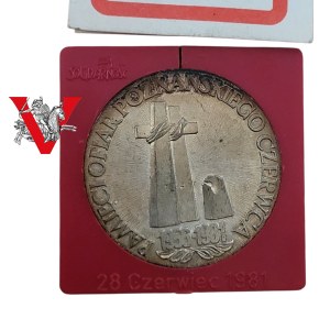 Solidarity, Brick Medal for the Construction of the Poznań June 1956 Monument, in original box, 1981 , Rytosztuka