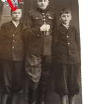 Kapitan Żandarmerii Henryk Mirakowski z dziecmi lata 30, Krzyż Zasługi