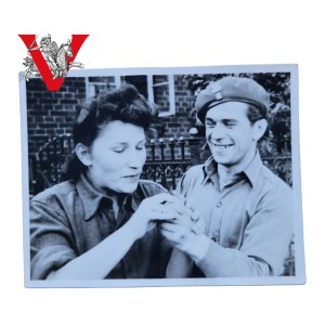 PSZ Parachute Brigade SBS, Soldier with Girl, Parachute Beret