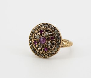 Ring with rubies