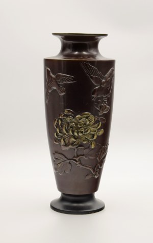 Eastern type vase