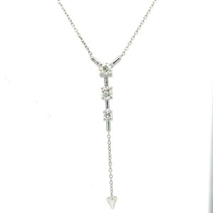 2.70 GR WHITE GOLD NECKLACE WITH DIAMONDS AND BRILLIANTS - DH-T212