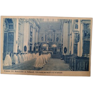 Klasztor OO. Kamedułów na Bielanach - Zakonnicy na modlitwie w kościele - [ Kraków ]