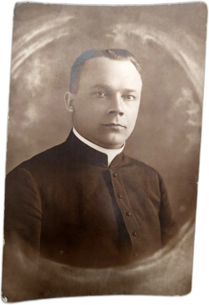 Portrait photograph - Rev. Wladyslaw Wełna, Kozy 1924
