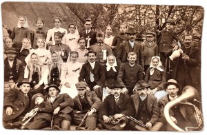 Wedding photography, Poland circa 1920 [ orchestra, soldiers, highlanders ].