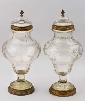 PARA WAZ, France, mid-19th century, Ground glass, decorated with engraved garlands, Binding of bases, filler and finial of lids in gilded bronze, height 56 cm.