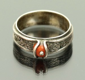 Ring with coral, Warsaw silver sample 3 (102)