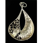 Pendant with floral motif, Imago Artis (108)