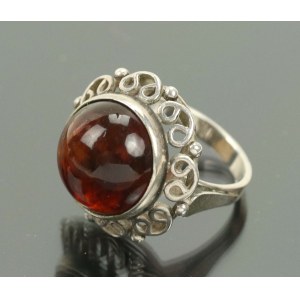 Ring with amber, Warmet - Jantar (112)