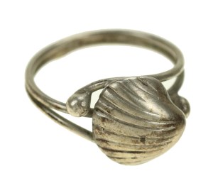 Ring with shell, author's product (119)