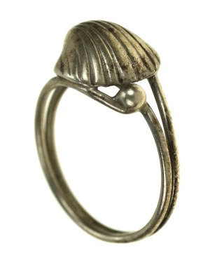Ring with shell, author's product (119)