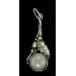 Pendant with agate, author