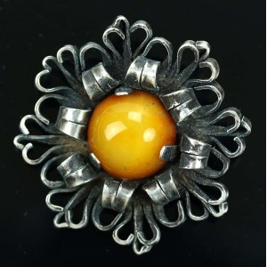 Broche avec ambre, création originale (145)