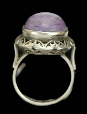Ring with purple stone, WARMET (147)