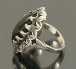 Ring with green stone, Warmet (161)