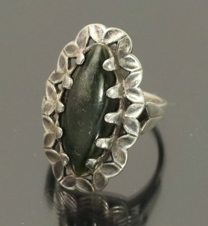 Ring with green stone, Warmet (161)