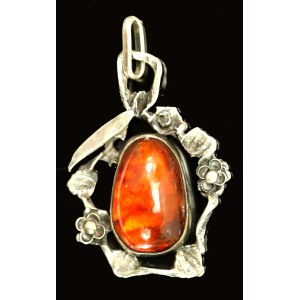 Pendant with amber, ORNO (167)