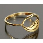 Ring with a leaf motif. Gold (205)