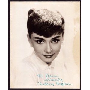 HEPBURN, Audrey - Fotografia con dedica ed autografo