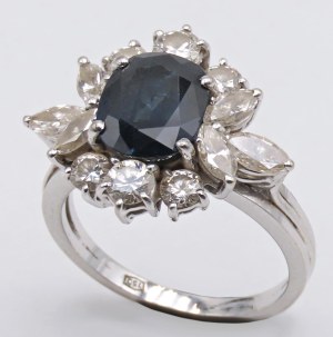 Jewellery - White gold ring with mixed cut diamonds ct 1...
