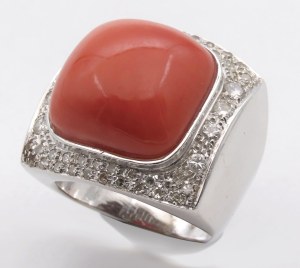 Jewellery - White gold and central coral ring with brilliance...