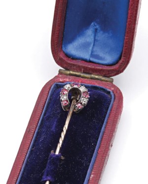 Jewellery - Low gold horseshoe brooch with diamonds ...