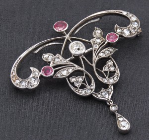 Jewellery - Antique-style white gold brooch with diamonds ...