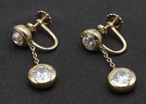 Jewellery - Pair of yellow gold and vec-cut diamond earrings...