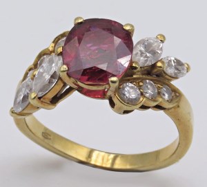 Jewellery - Yellow gold ring with various diamonds ct 0.50 and ruby...