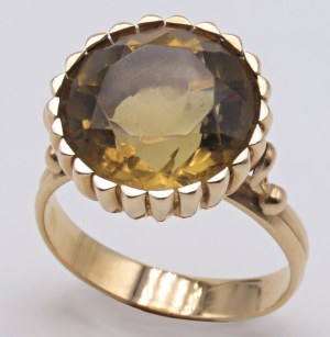 Jewellery - Yellow gold and quazo citrine ring size 15. gr.6,...
