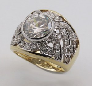 Jewellery - Yellow and white gold band ring with brillian...
