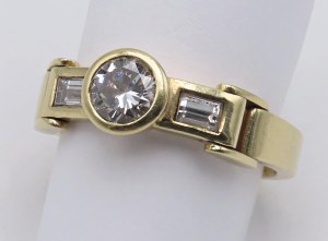 Jewellery - Yellow gold ring with baguettes diamonds ct 0.10 and...