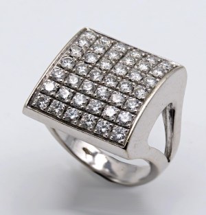 Jewellery - White gold ring with pave' of brilliants ct.4.2...