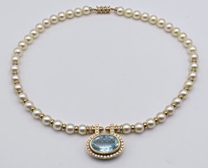 Jewellery - Yellow gold necklace,cultured pearls,brilliant c...