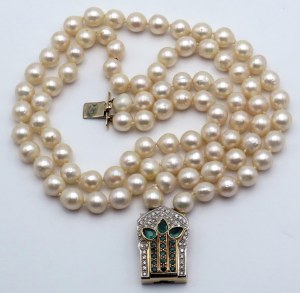 Jewellery - Necklace formed by two strands of cultured pearls and c...