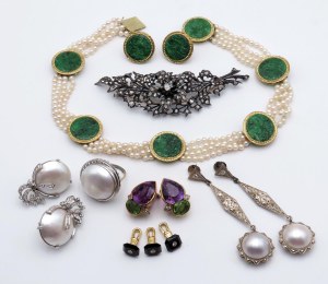 Jewellery - Lot of mixed jewellery in gold , silver, diama...