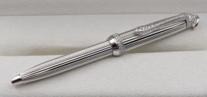 Jewellery - Ballpoint pen on MontBlanc purse base in gold...