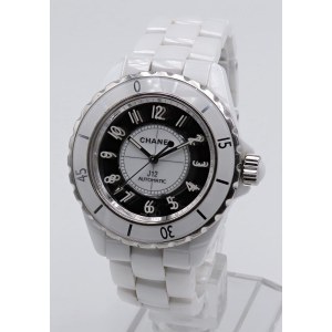 Watches - CHANEL J12. Movimento a carica automatica. Referen...