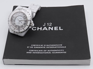 Watches - CHANEL J12. Self-winding movement. Referen...