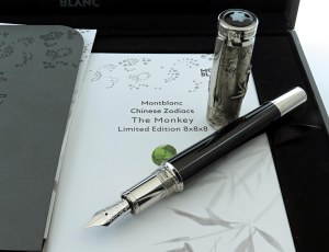 Pens - MONTBLANC. MONKEY. Fountain pen. Body made of re...