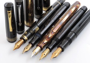 Pens - OMAS. Lot of 5 fountain pens. Various models...