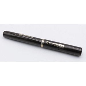 Pens - WATERMAN 58. Penna stilografica. Corpo e cappuccio...