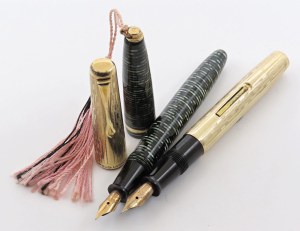 Pens - COLUMBUS. Lot of 2 fountain pens. Bodies in.
