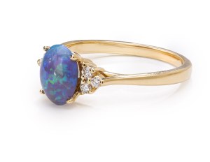 Ring with black Australian opal, early 21st century.